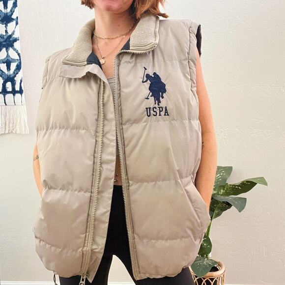 U.S. Polo Association Embroidered Logo Beige Oversized Quilted Puffer Vest - Picture 4 of 7